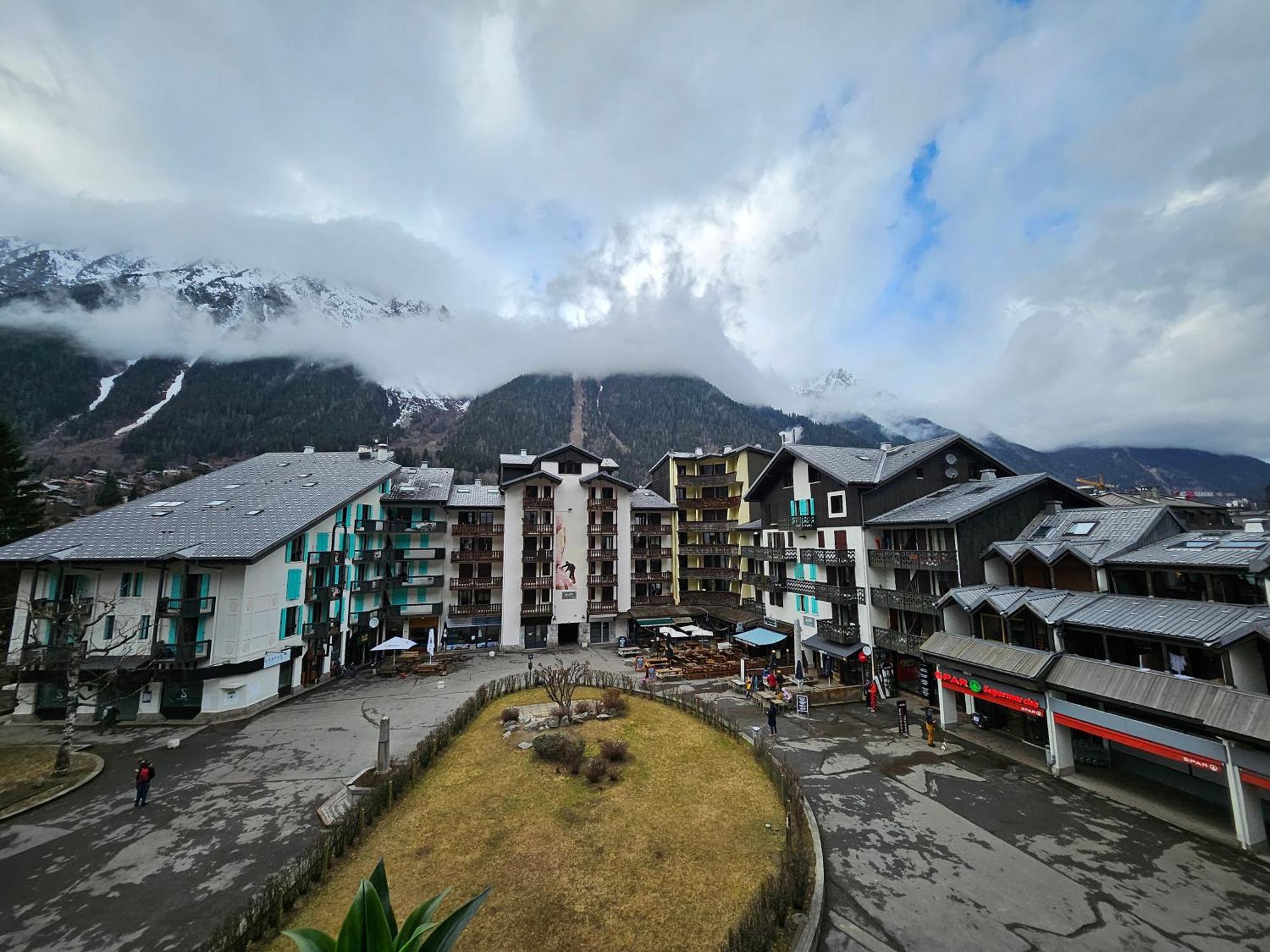 Cozy Chamonix Ski Studio With Mountain Views Exterior photo